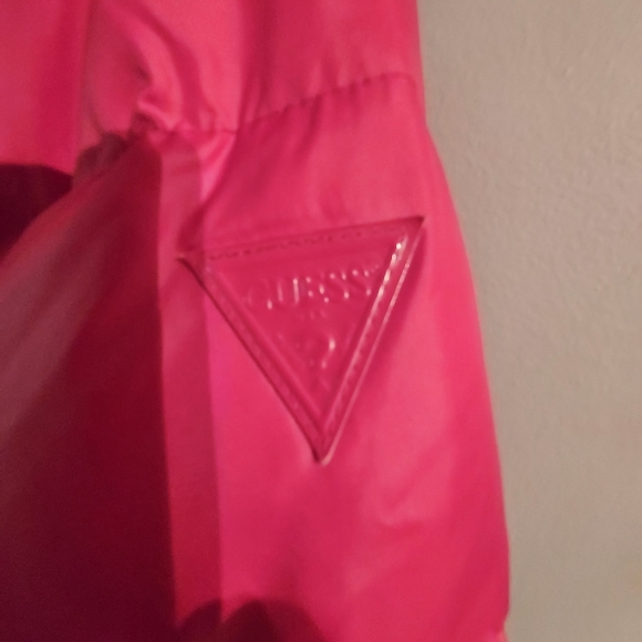 Guess puffer coat - Picture 3 of 4